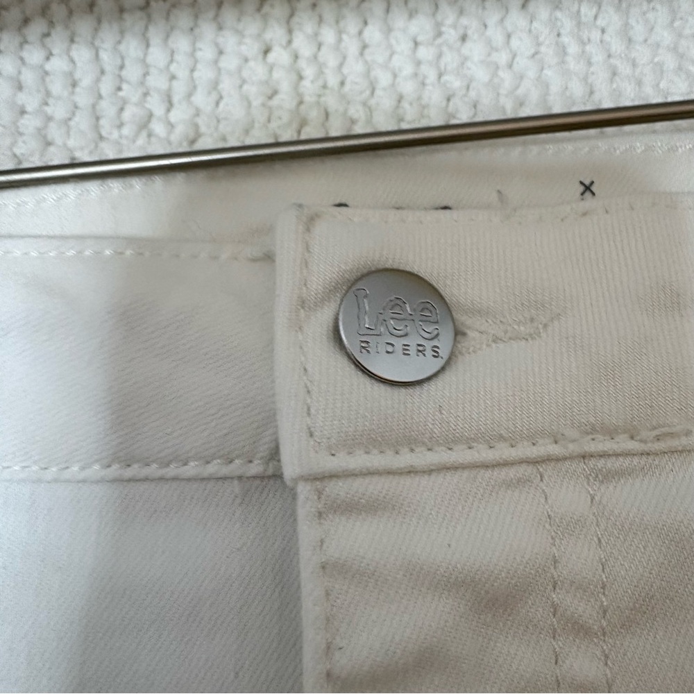Riders by Lee White Women's Bermuda Shorts - Picture 3 of 8